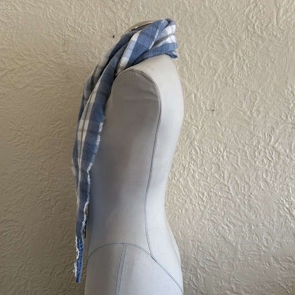 James Pringle Weavers Light Blue White Plaid Scarf NWT - Picture 2 of 3
